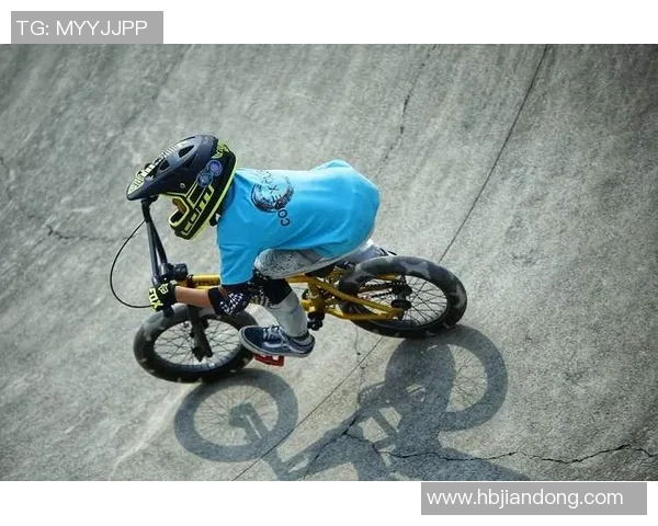 北京极限运动队在世界街舞大赛中以65分稳居积分榜首位